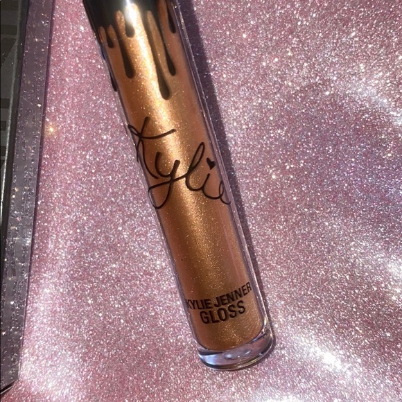 🎉SALE! Poppin Gloss Kylie Cosmetics - Picture 3 of 8